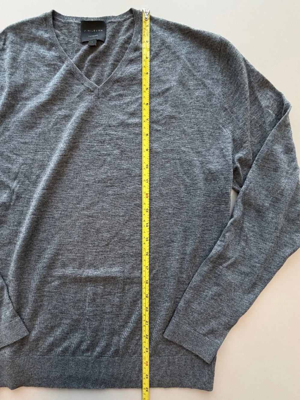 J Hilburn 100% Cashmere Sweater Mens S Gray V Neck Quiet Luxury Lightweight